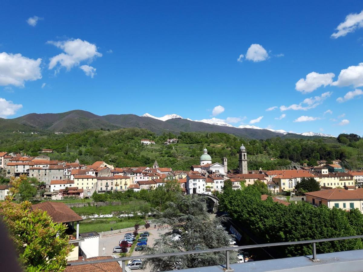 Appartamento Panoramico Pontremoli Bagian luar foto